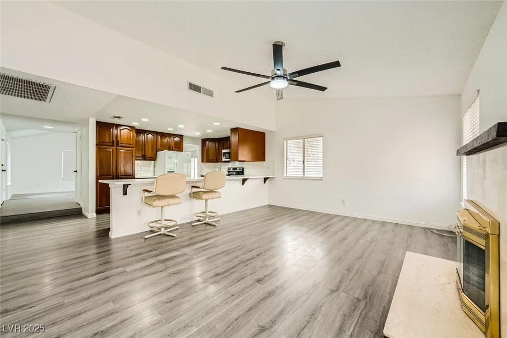 1688 Crest, Las Vegas, NV 89119