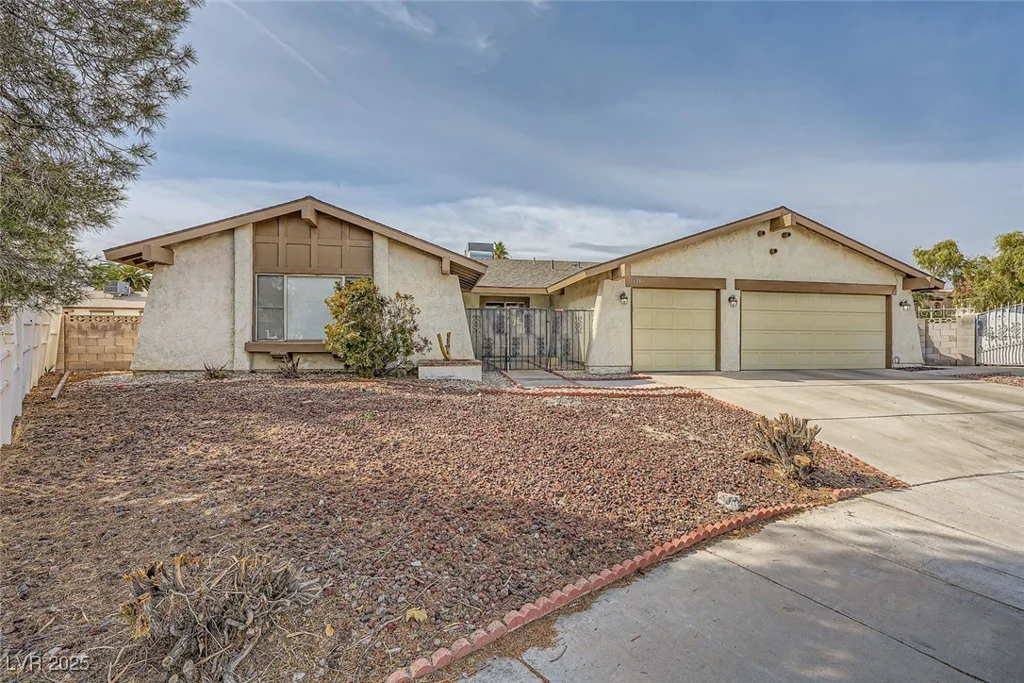 1688 Crest, Las Vegas, NV 89119