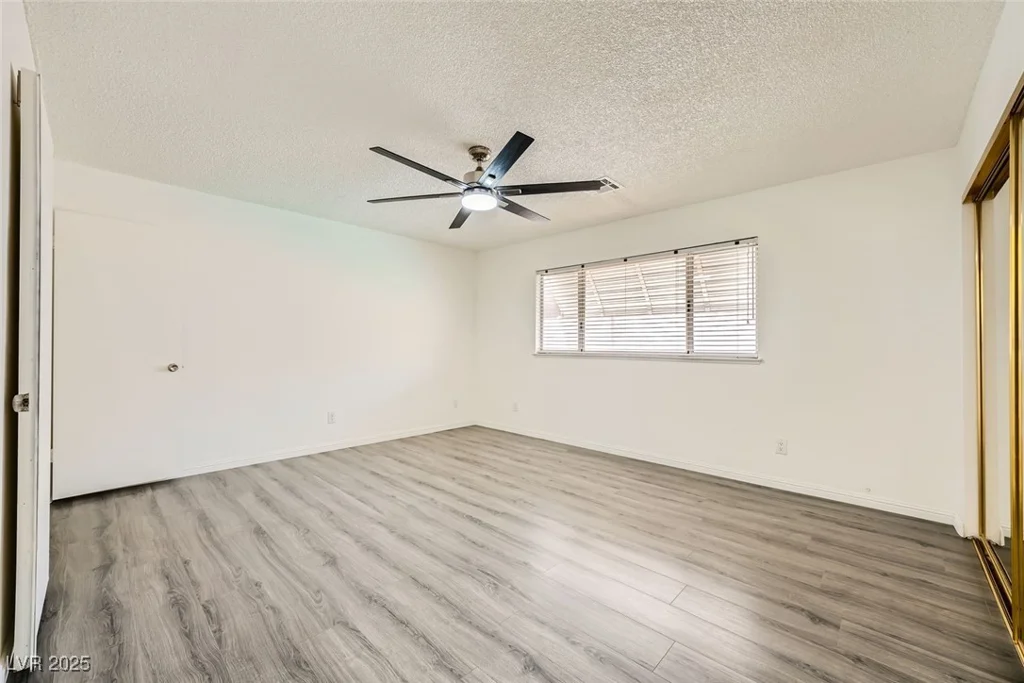 1688 Crest, Las Vegas, NV 89119