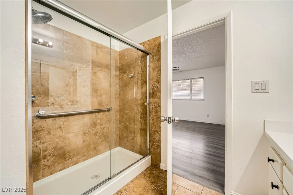 1688 Crest, Las Vegas, NV 89119