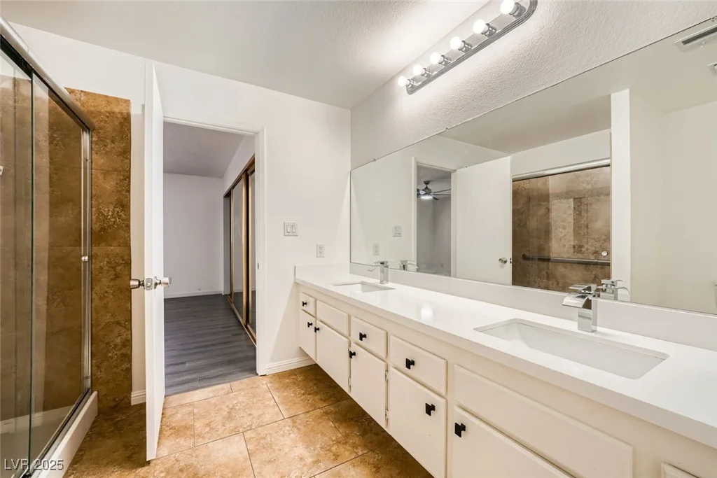1688 Crest, Las Vegas, NV 89119