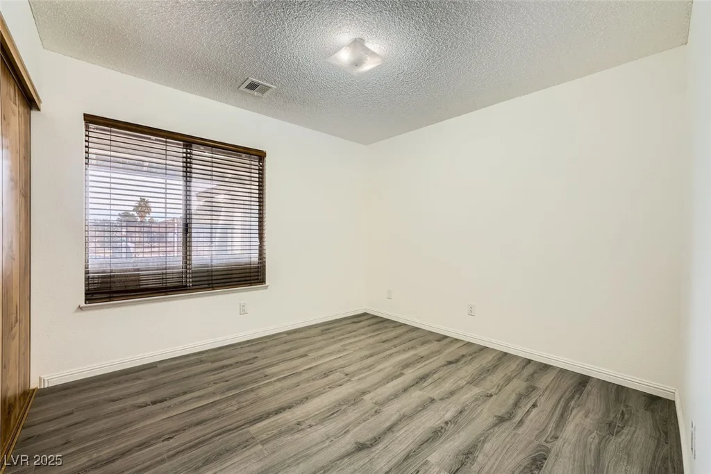 1688 Crest, Las Vegas, NV 89119