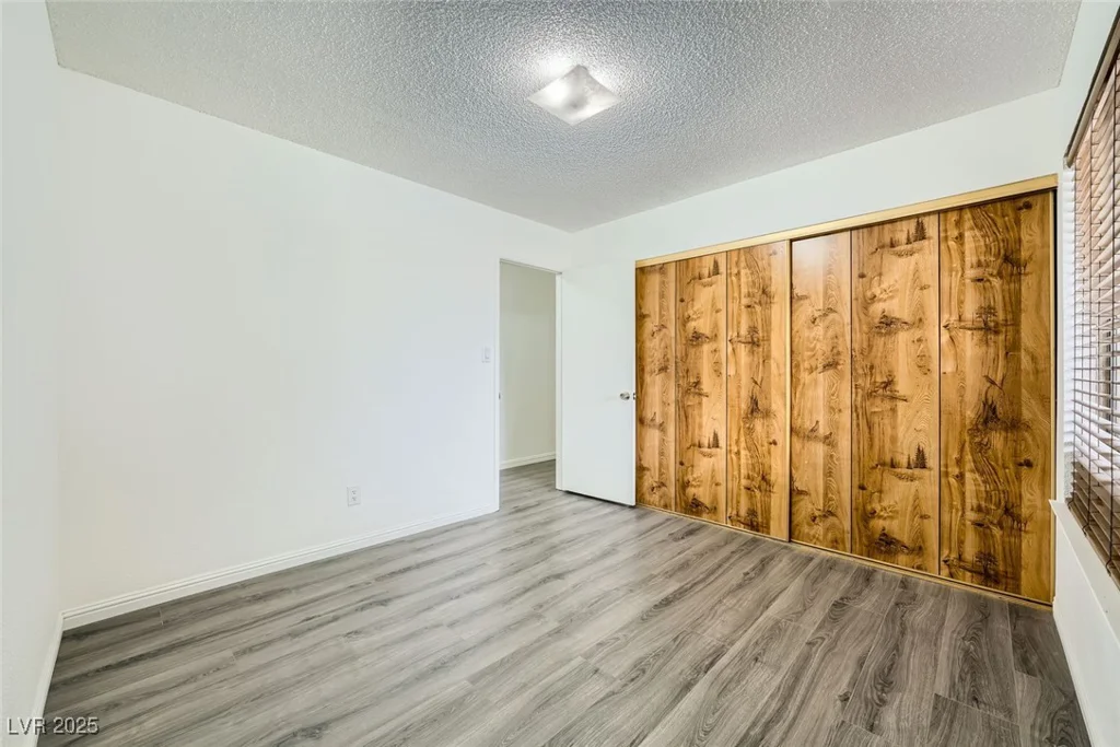 1688 Crest, Las Vegas, NV 89119