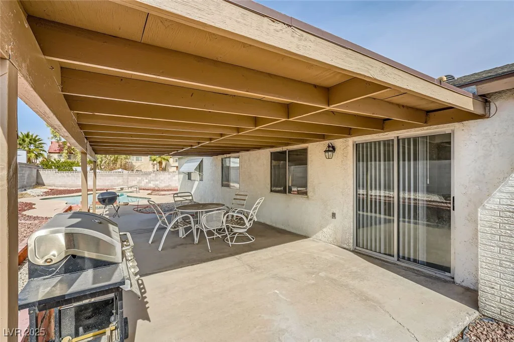 1688 Crest, Las Vegas, NV 89119