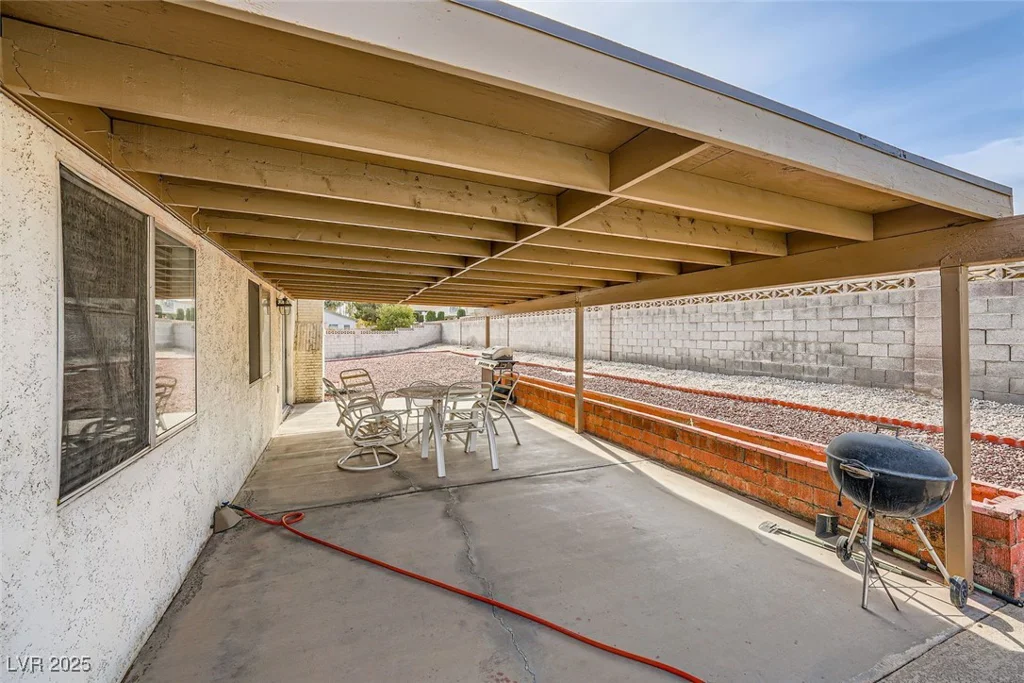 1688 Crest, Las Vegas, NV 89119