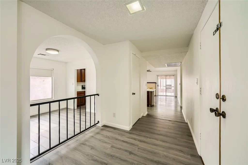 1688 Crest, Las Vegas, NV 89119