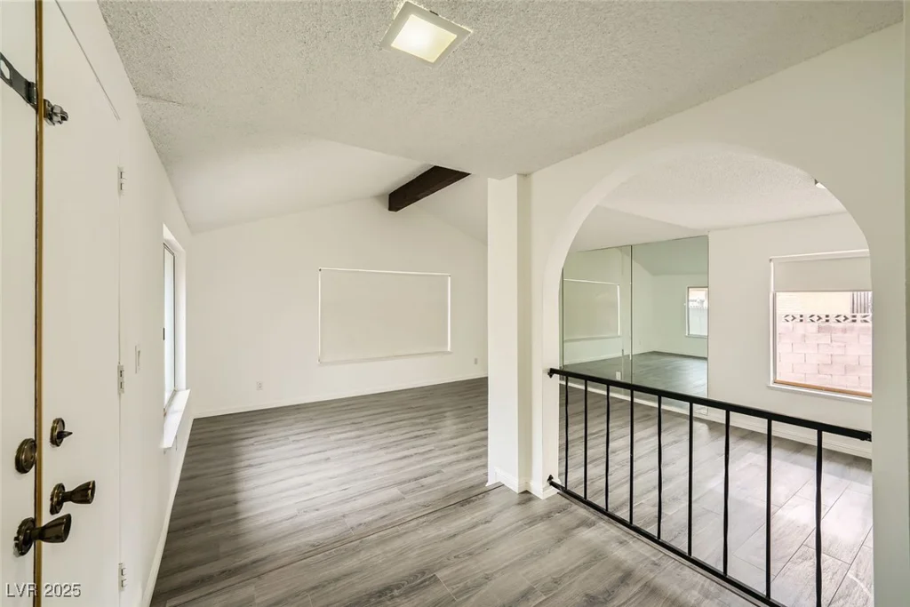 1688 Crest, Las Vegas, NV 89119