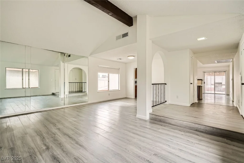 1688 Crest, Las Vegas, NV 89119