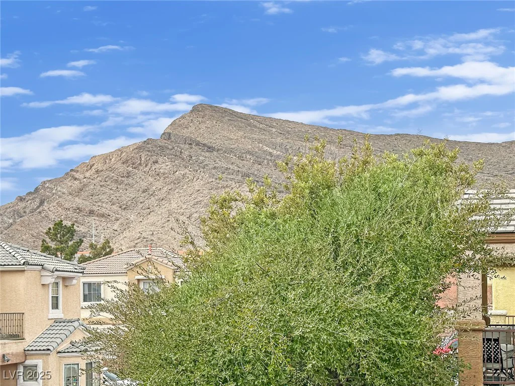 10424 Wyatt Earp, Las Vegas, NV 89129