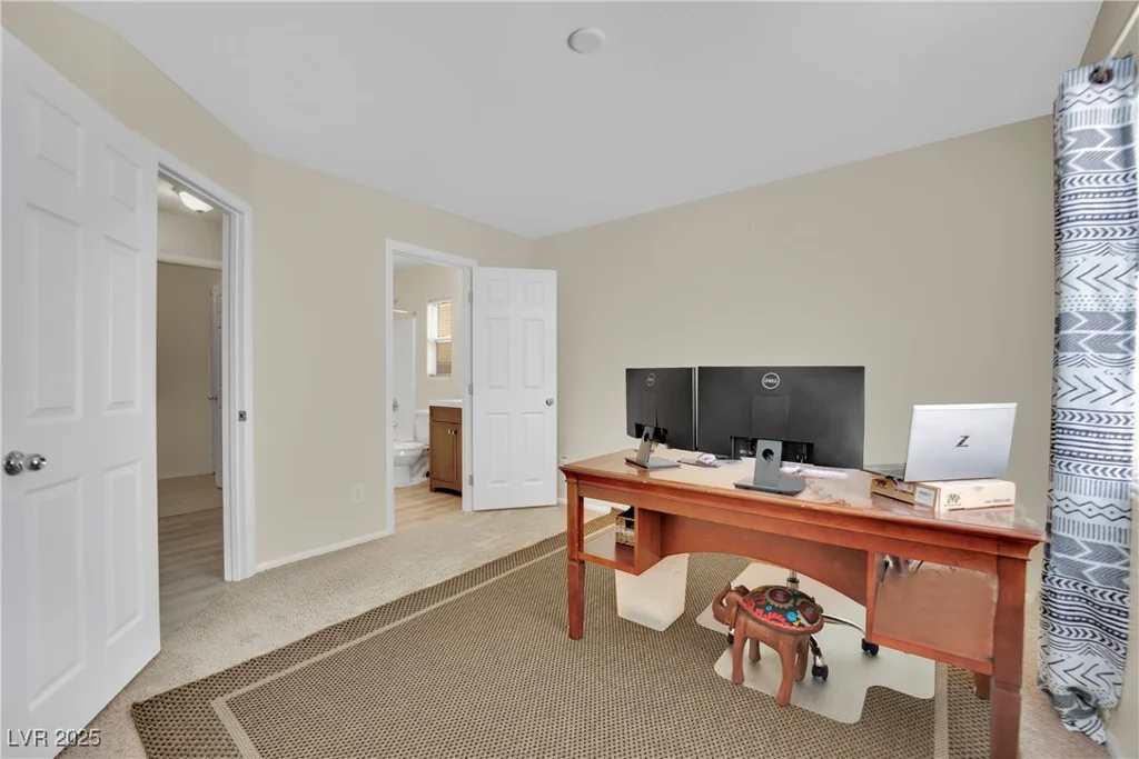 10424 Wyatt Earp, Las Vegas, NV 89129