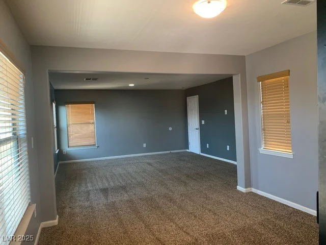 2821 White Peaks, North Las Vegas, NV 89081