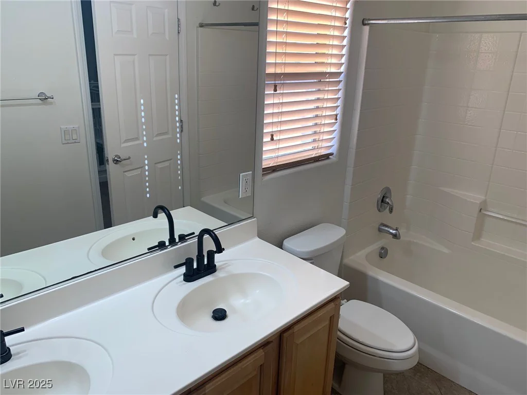2821 White Peaks, North Las Vegas, NV 89081