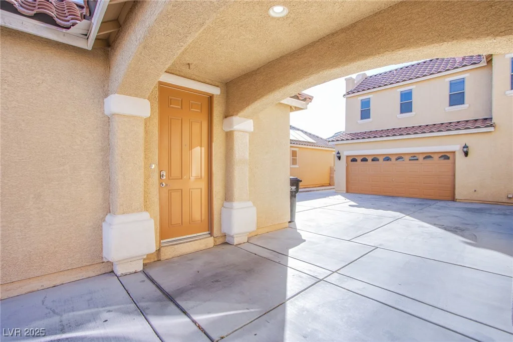 2821 White Peaks, North Las Vegas, NV 89081
