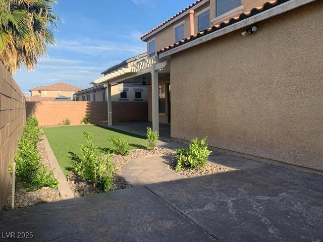2821 White Peaks, North Las Vegas, NV 89081