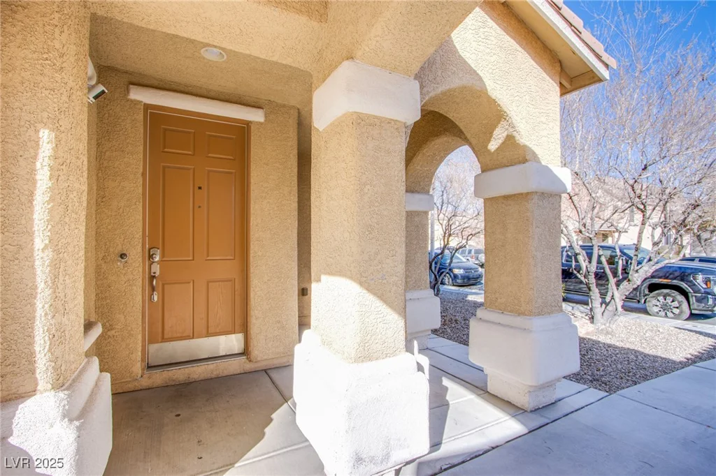2821 White Peaks, North Las Vegas, NV 89081