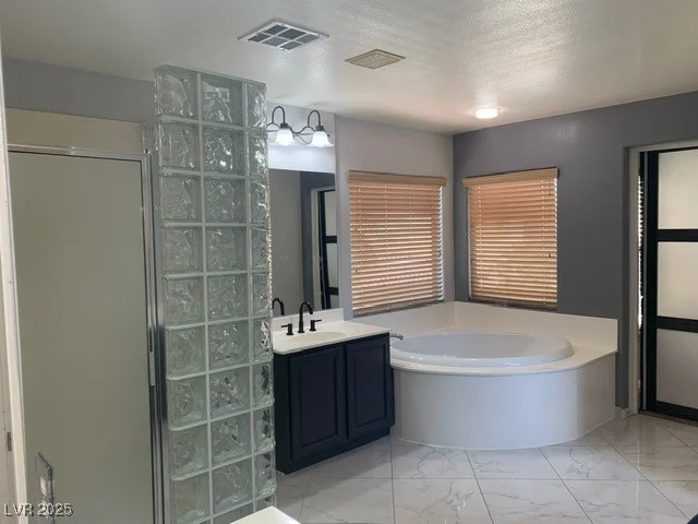 2821 White Peaks, North Las Vegas, NV 89081
