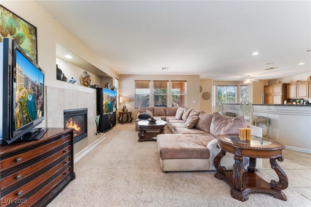 6165 Smarty Jones, Las Vegas, NV 89131
