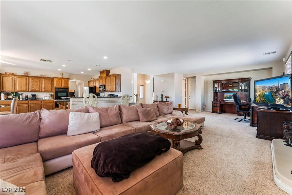 6165 Smarty Jones, Las Vegas, NV 89131