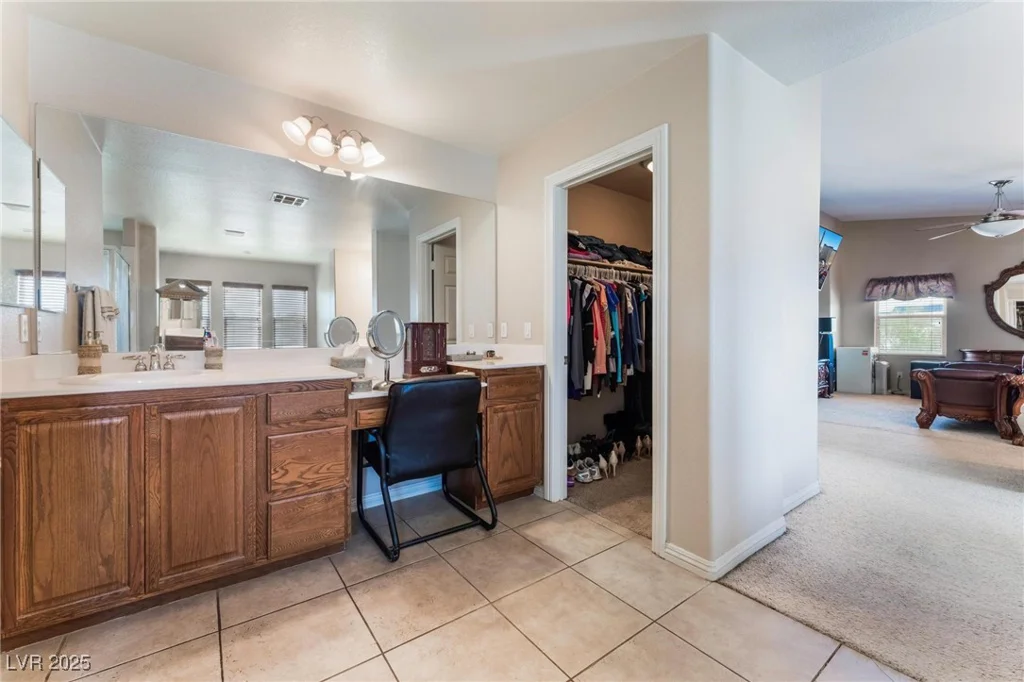 6165 Smarty Jones, Las Vegas, NV 89131