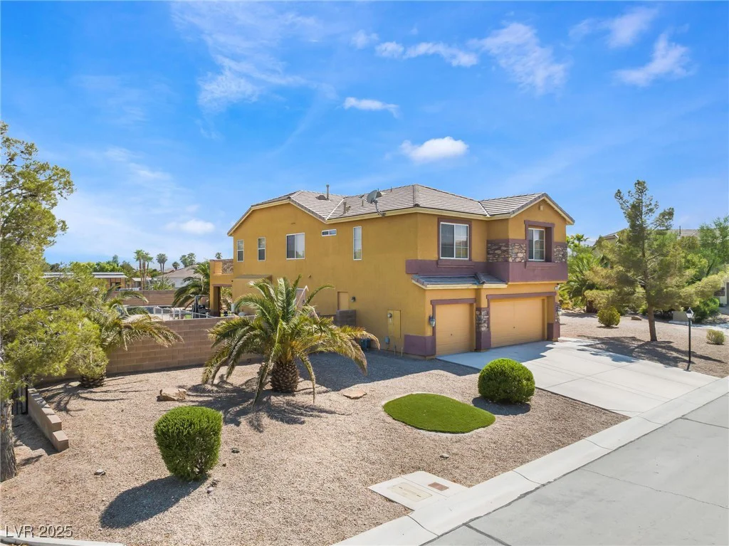 6165 Smarty Jones, Las Vegas, NV 89131