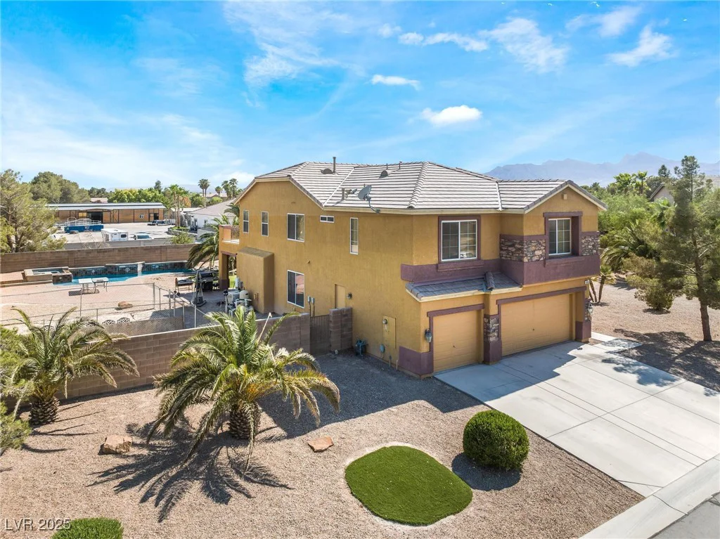 6165 Smarty Jones, Las Vegas, NV 89131