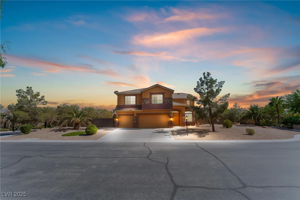 6165 Smarty Jones, Las Vegas, NV 89131