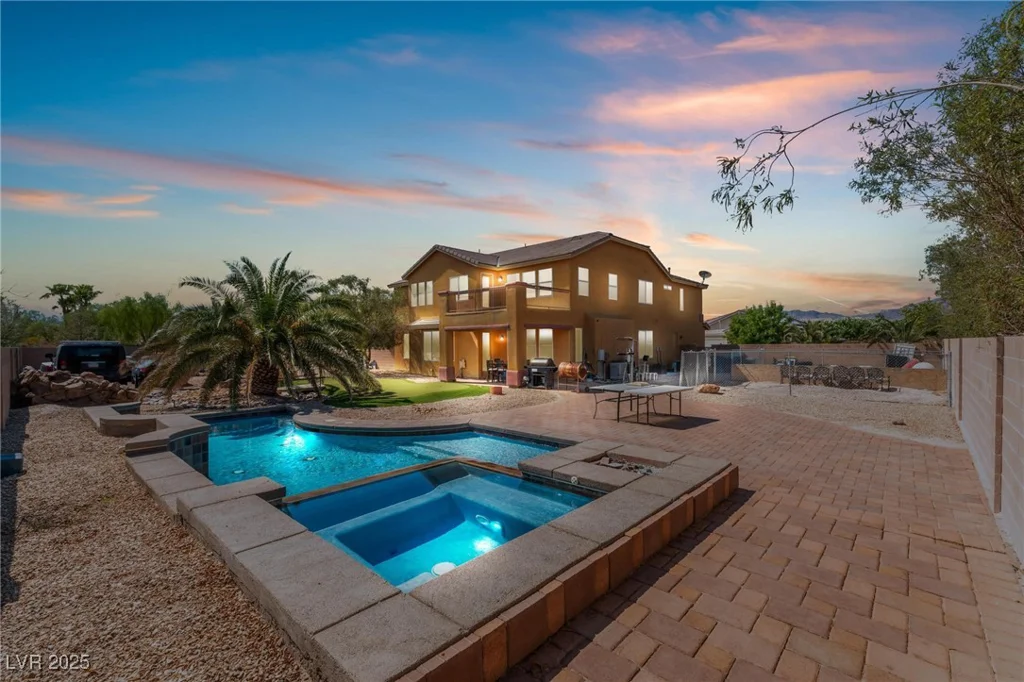 6165 Smarty Jones, Las Vegas, NV 89131