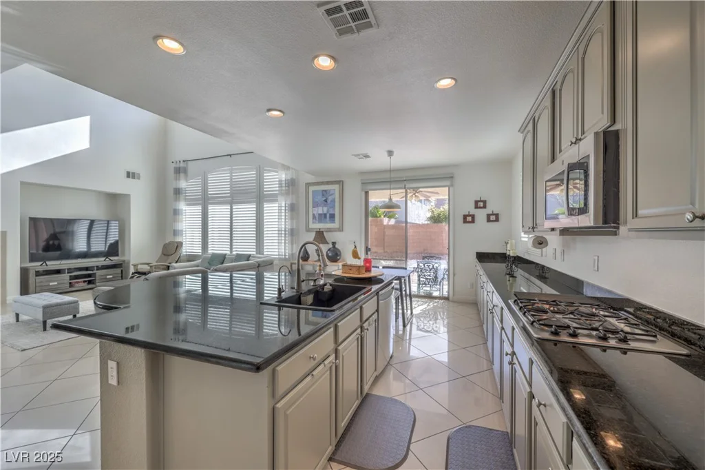 7923 Sleeping Lily, Las Vegas, NV 89178
