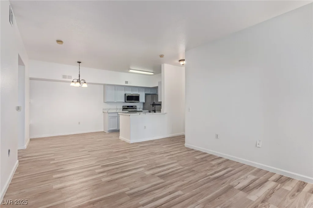 2615 Gary, Las Vegas, NV 89123