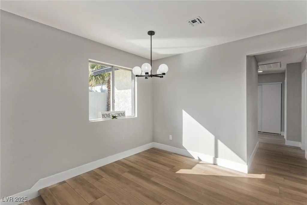 4321 Mott, Las Vegas, NV 89102