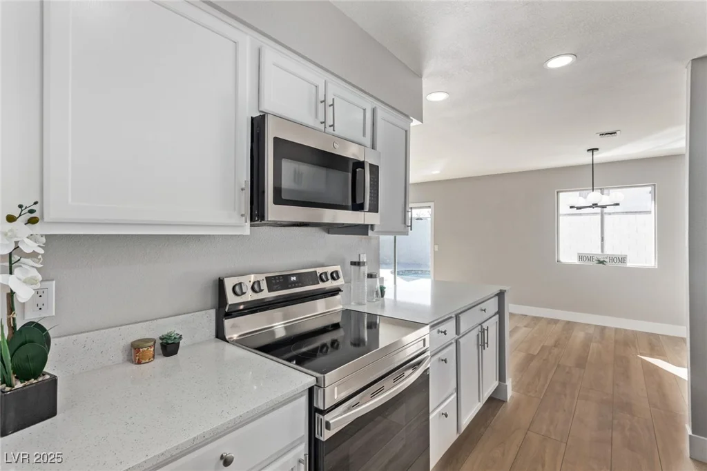 4321 Mott, Las Vegas, NV 89102