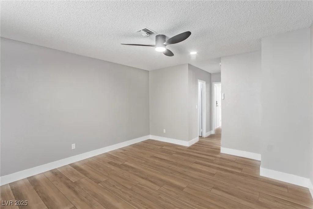 4321 Mott, Las Vegas, NV 89102
