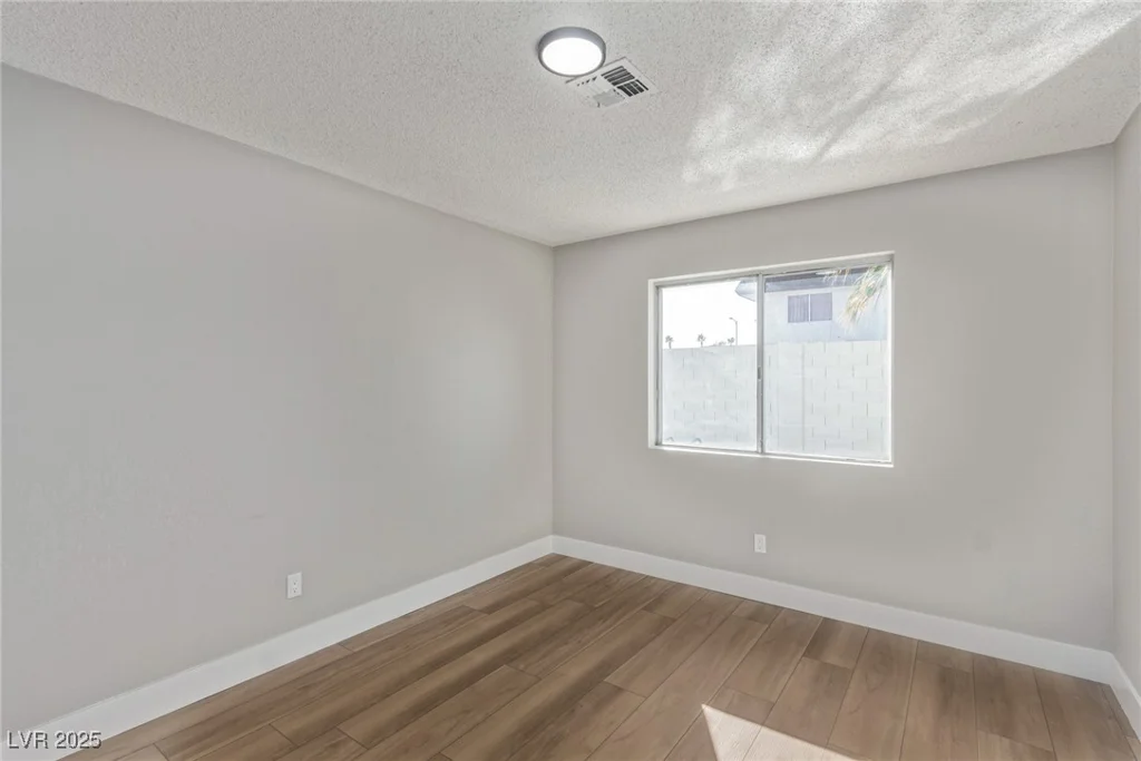 4321 Mott, Las Vegas, NV 89102