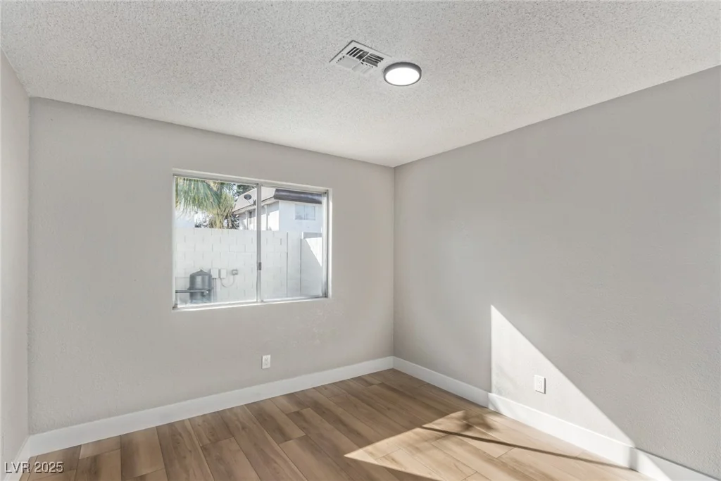 4321 Mott, Las Vegas, NV 89102