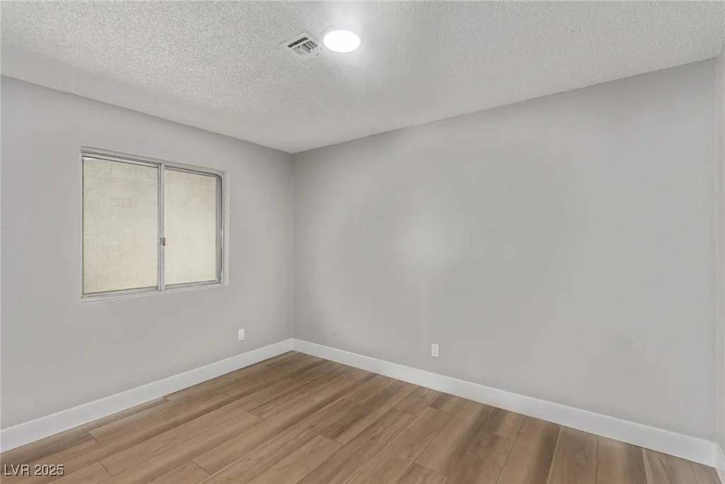 4321 Mott, Las Vegas, NV 89102