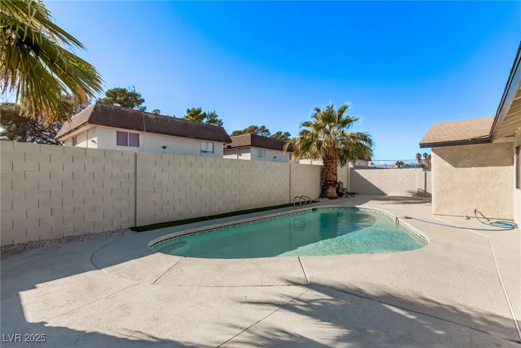4321 Mott, Las Vegas, NV 89102