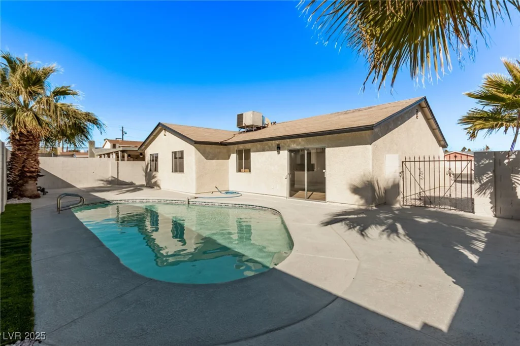 4321 Mott, Las Vegas, NV 89102
