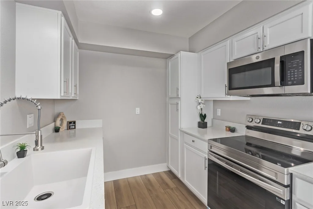 4321 Mott, Las Vegas, NV 89102