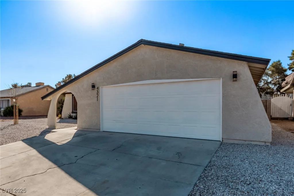 4321 Mott, Las Vegas, NV 89102