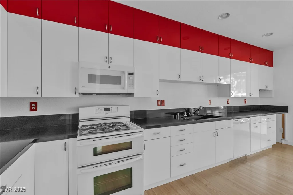 251 Green Valley, Henderson, NV 89012