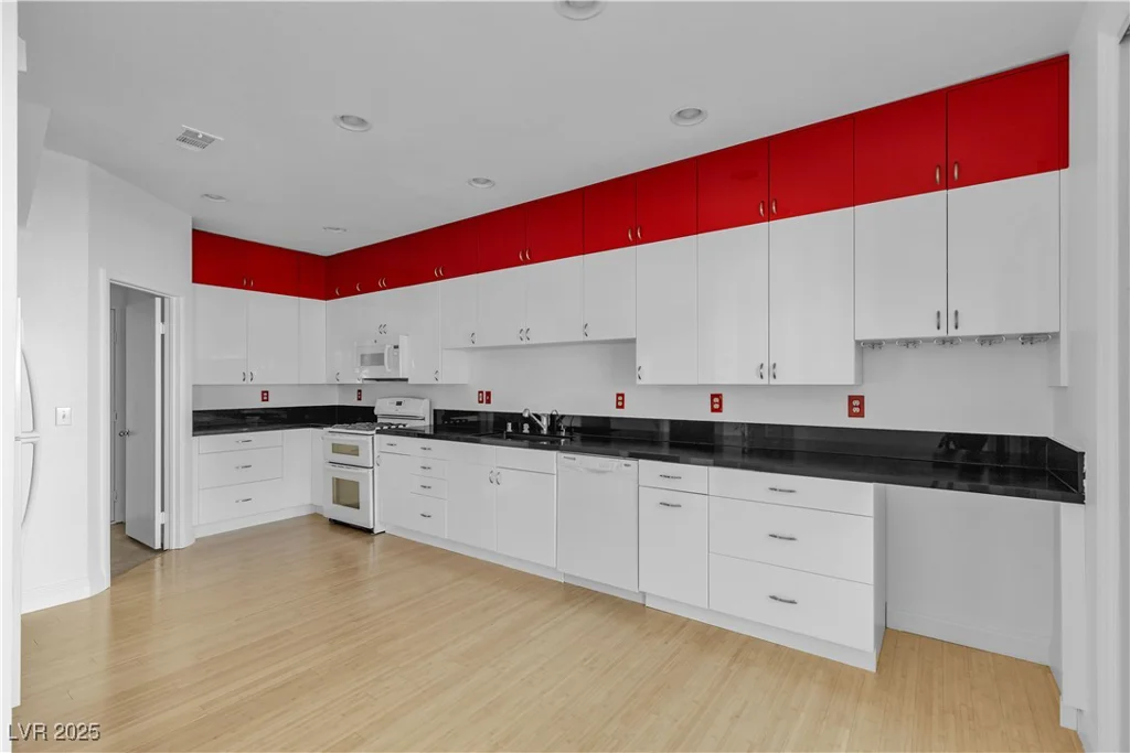 251 Green Valley, Henderson, NV 89012