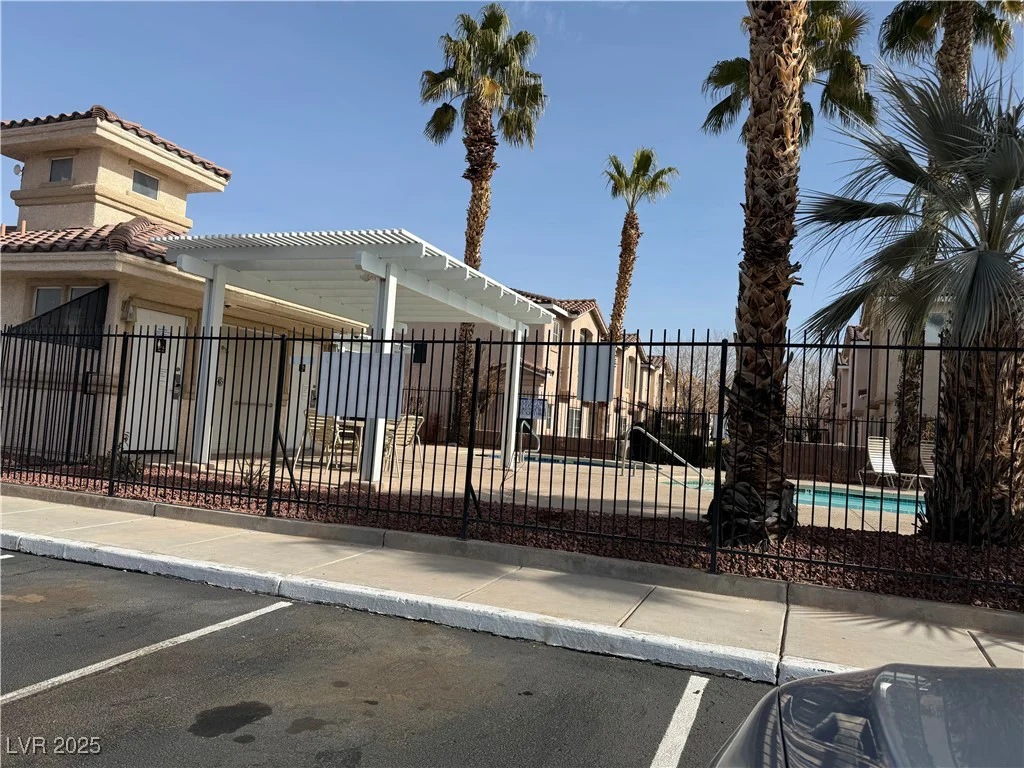 16 Belle Essence, Las Vegas, NV 89123