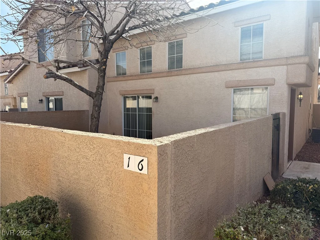 16 Belle Essence, Las Vegas, NV 89123