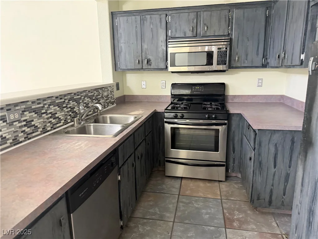 16 Belle Essence, Las Vegas, NV 89123