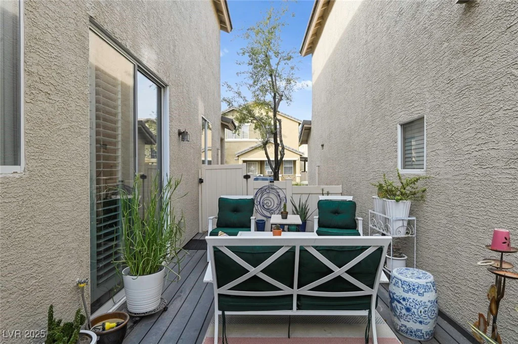6748 Wormwood, Las Vegas, NV 89148