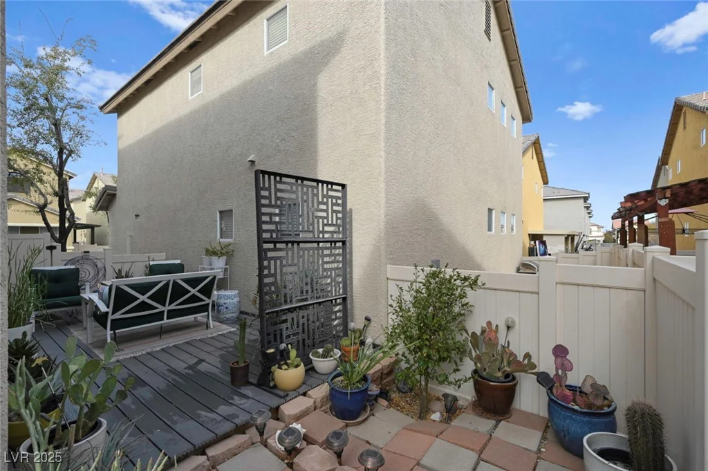 6748 Wormwood, Las Vegas, NV 89148