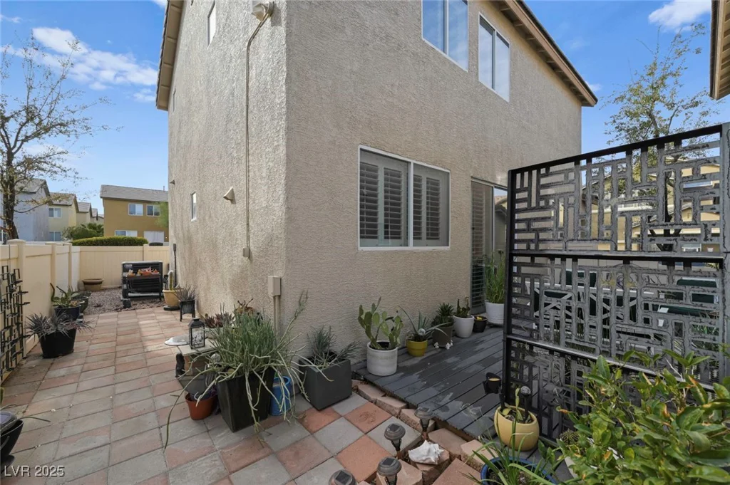 6748 Wormwood, Las Vegas, NV 89148