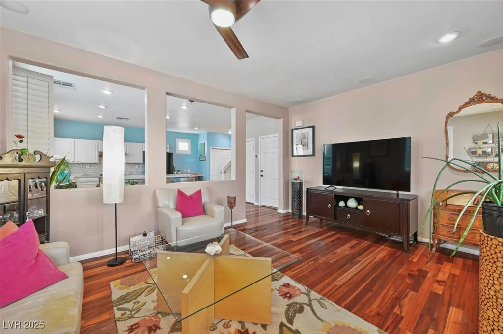 6748 Wormwood, Las Vegas, NV 89148