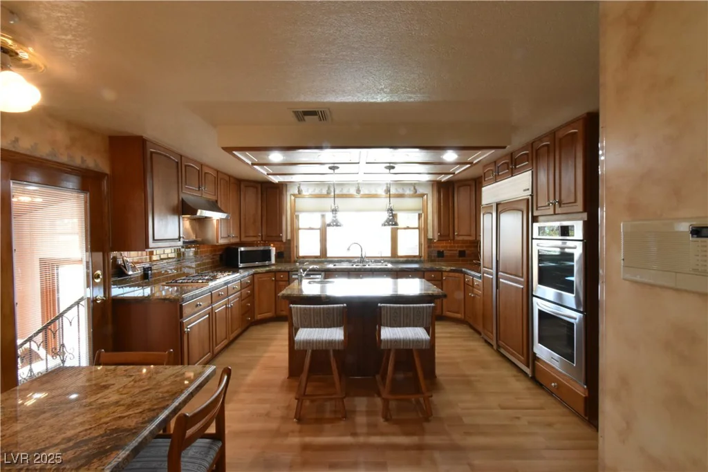 1655 Stonehill, Las Vegas, NV 89156