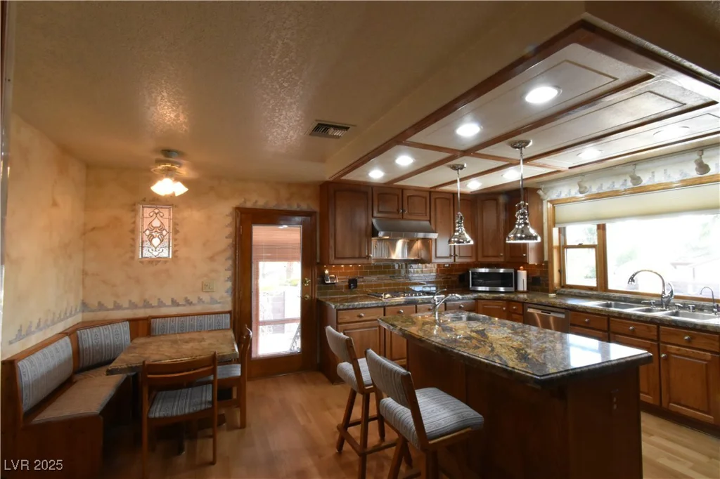 1655 Stonehill, Las Vegas, NV 89156